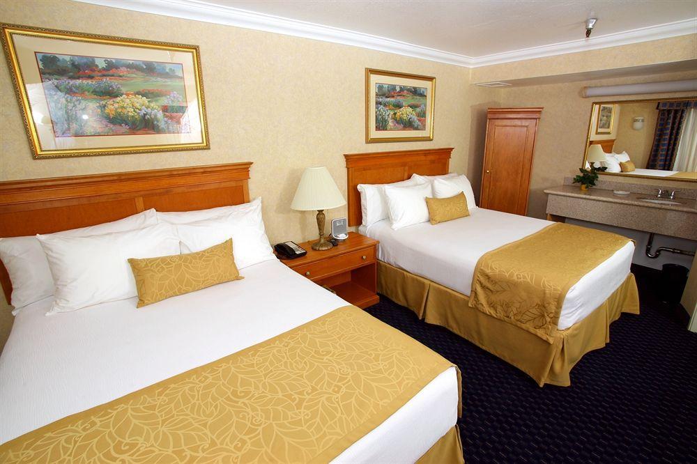 Hotel D'Lins Ontario Airport Экстерьер фото