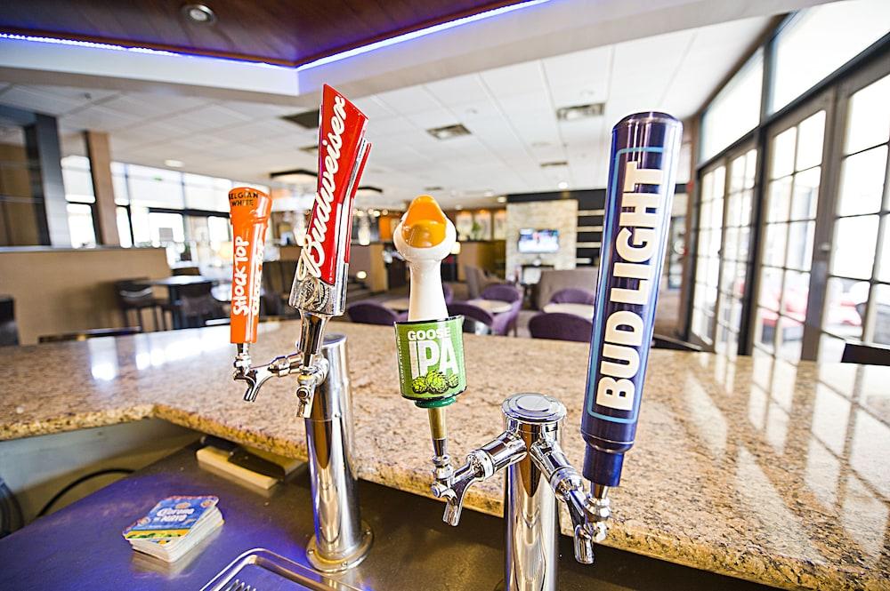 Hotel D'Lins Ontario Airport Экстерьер фото