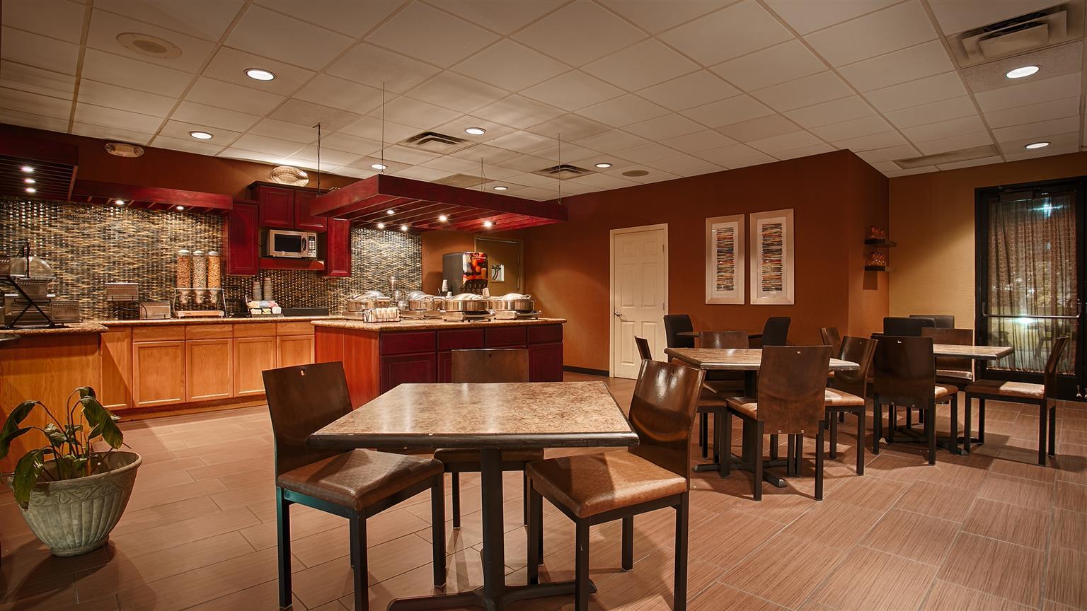 Hotel D'Lins Ontario Airport Экстерьер фото