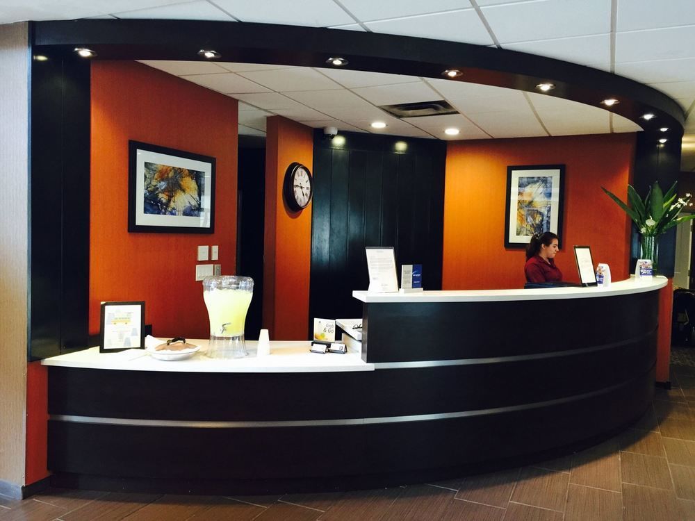 Hotel D'Lins Ontario Airport Экстерьер фото
