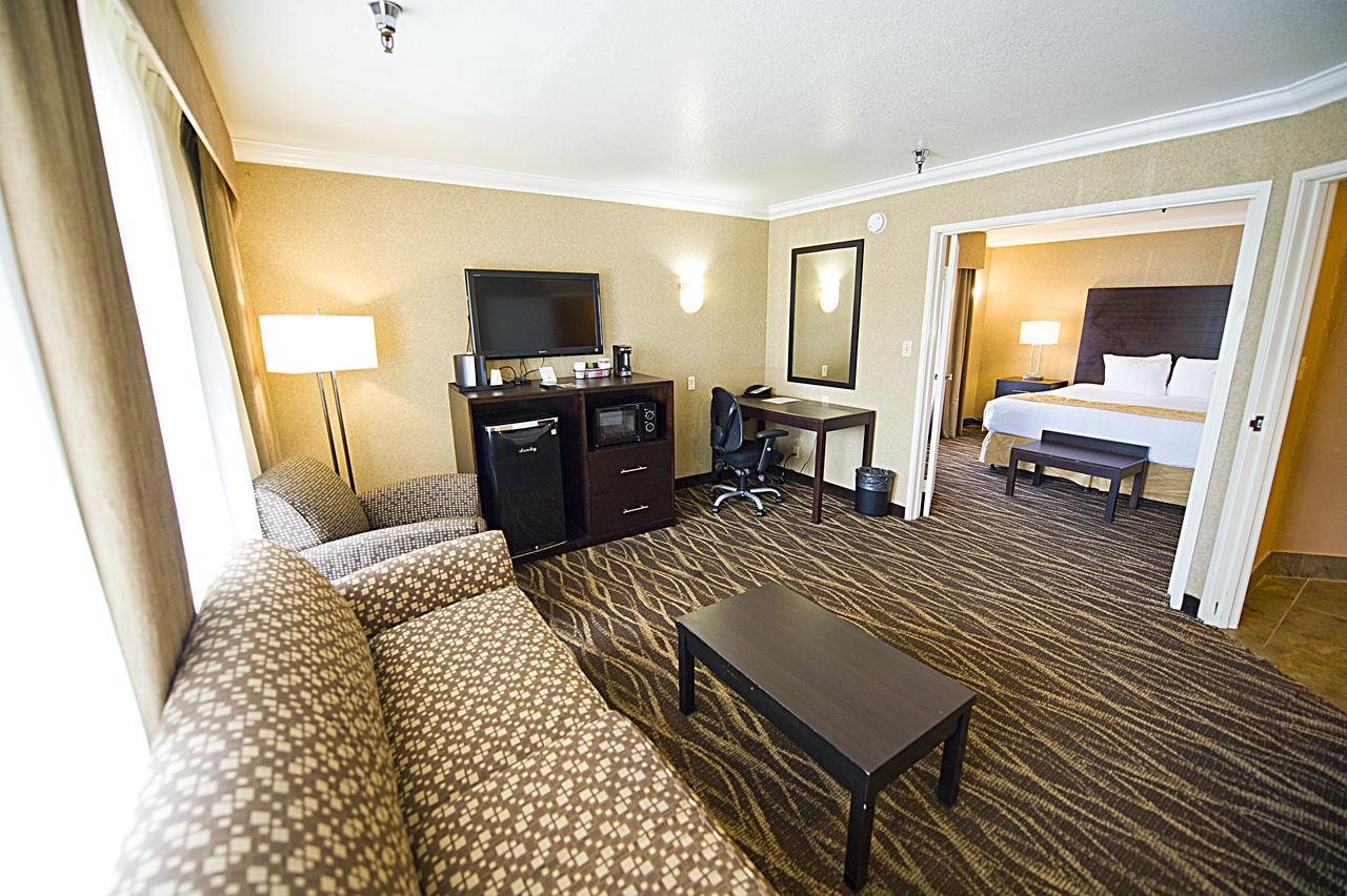 Hotel D'Lins Ontario Airport Экстерьер фото