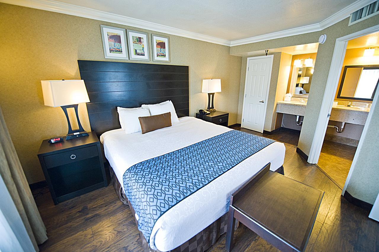 Hotel D'Lins Ontario Airport Экстерьер фото