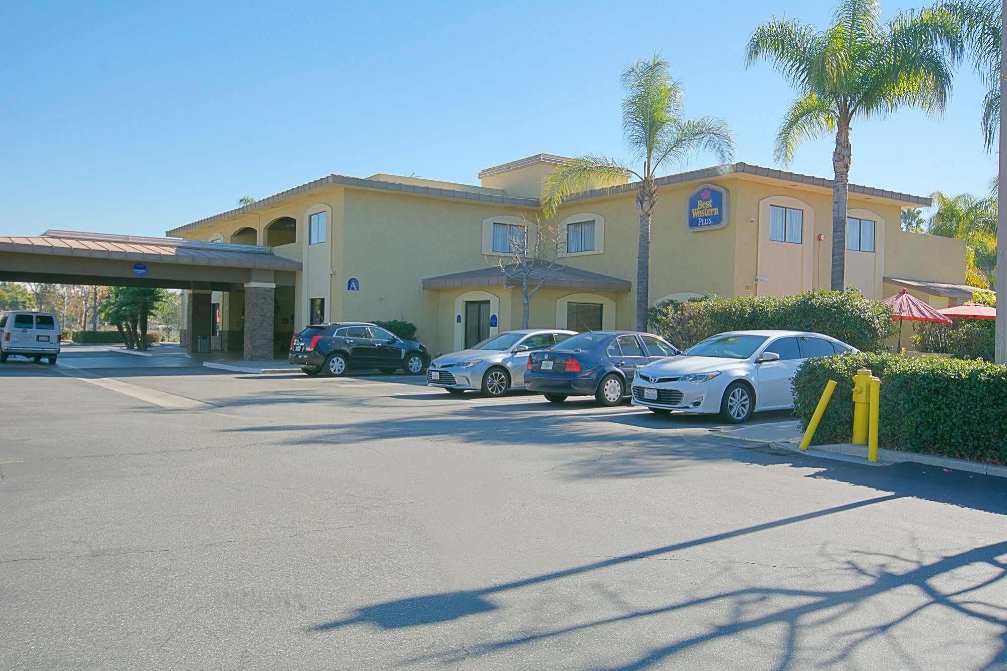 Hotel D'Lins Ontario Airport Экстерьер фото