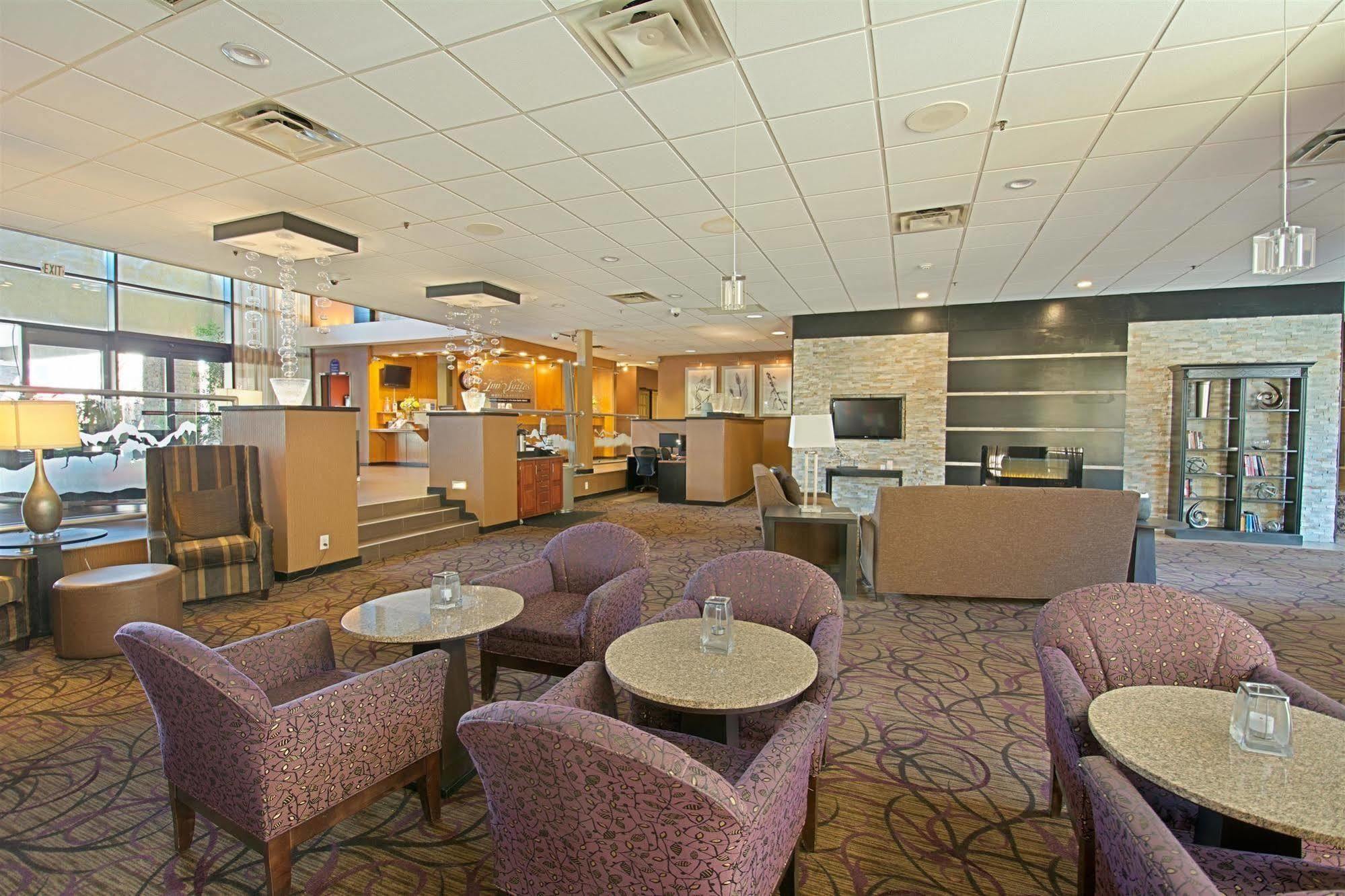 Hotel D'Lins Ontario Airport Экстерьер фото