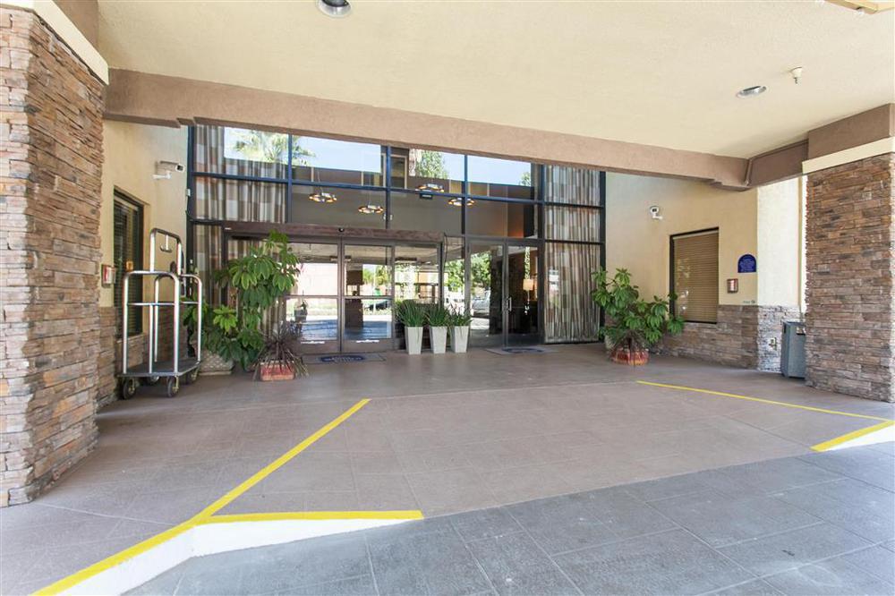 Hotel D'Lins Ontario Airport Экстерьер фото